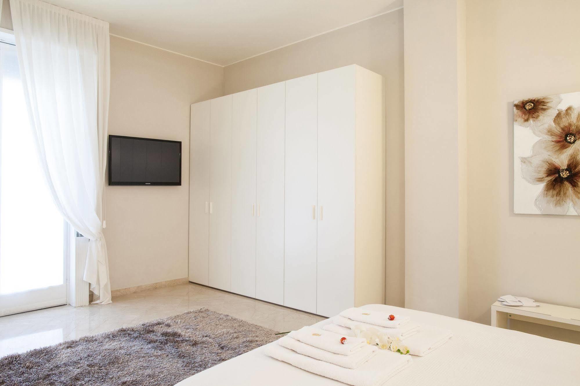 Milan Royal Suites エクステリア 写真