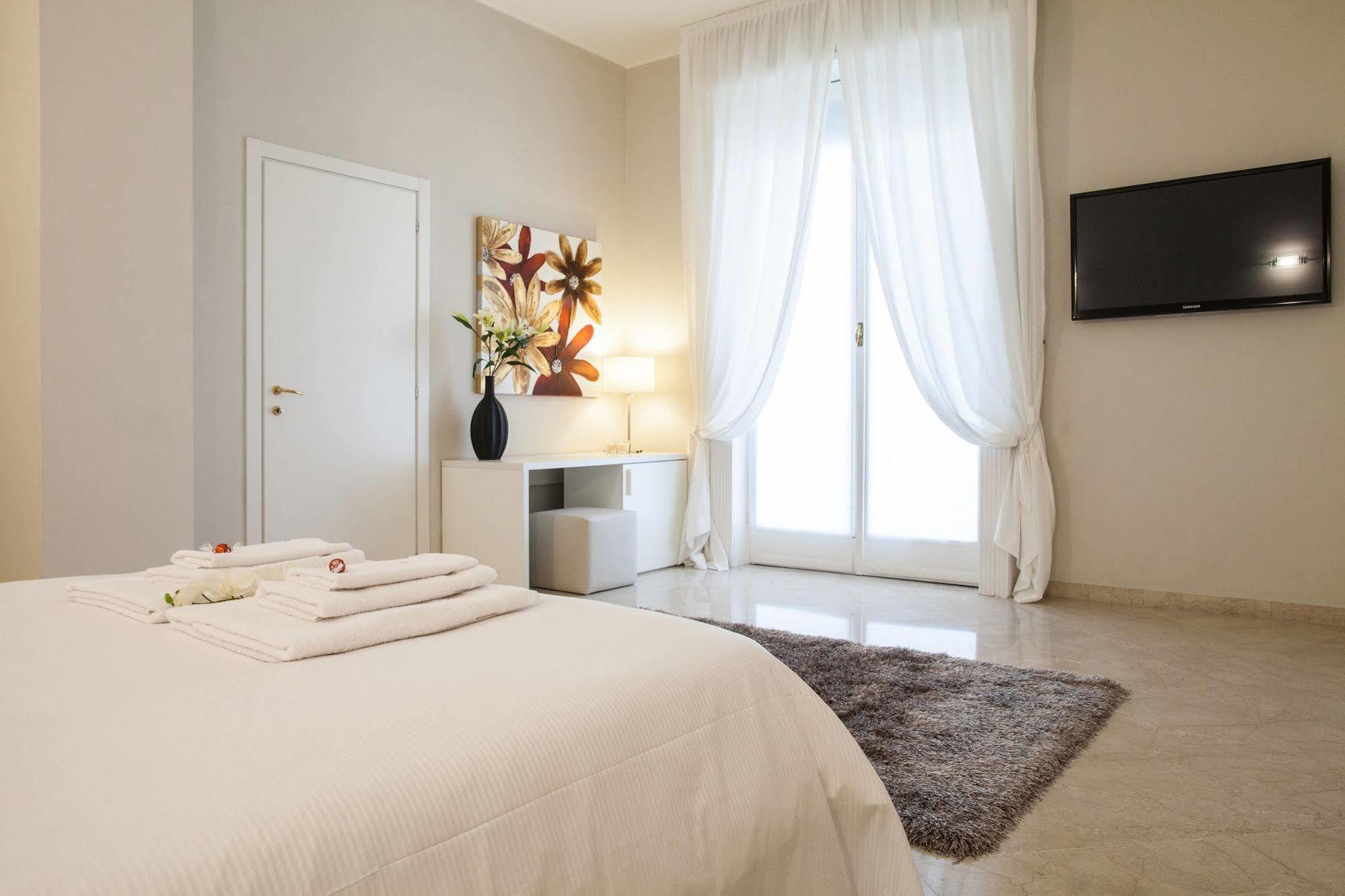 Milan Royal Suites エクステリア 写真