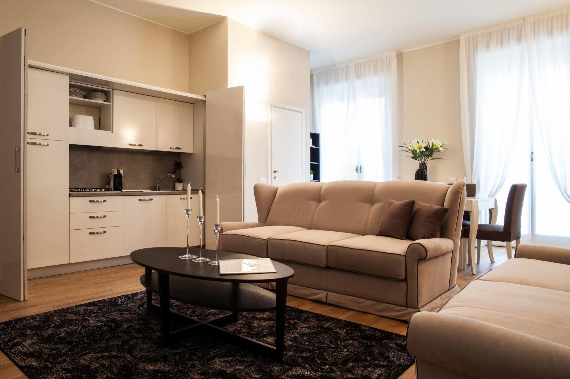 Milan Royal Suites エクステリア 写真