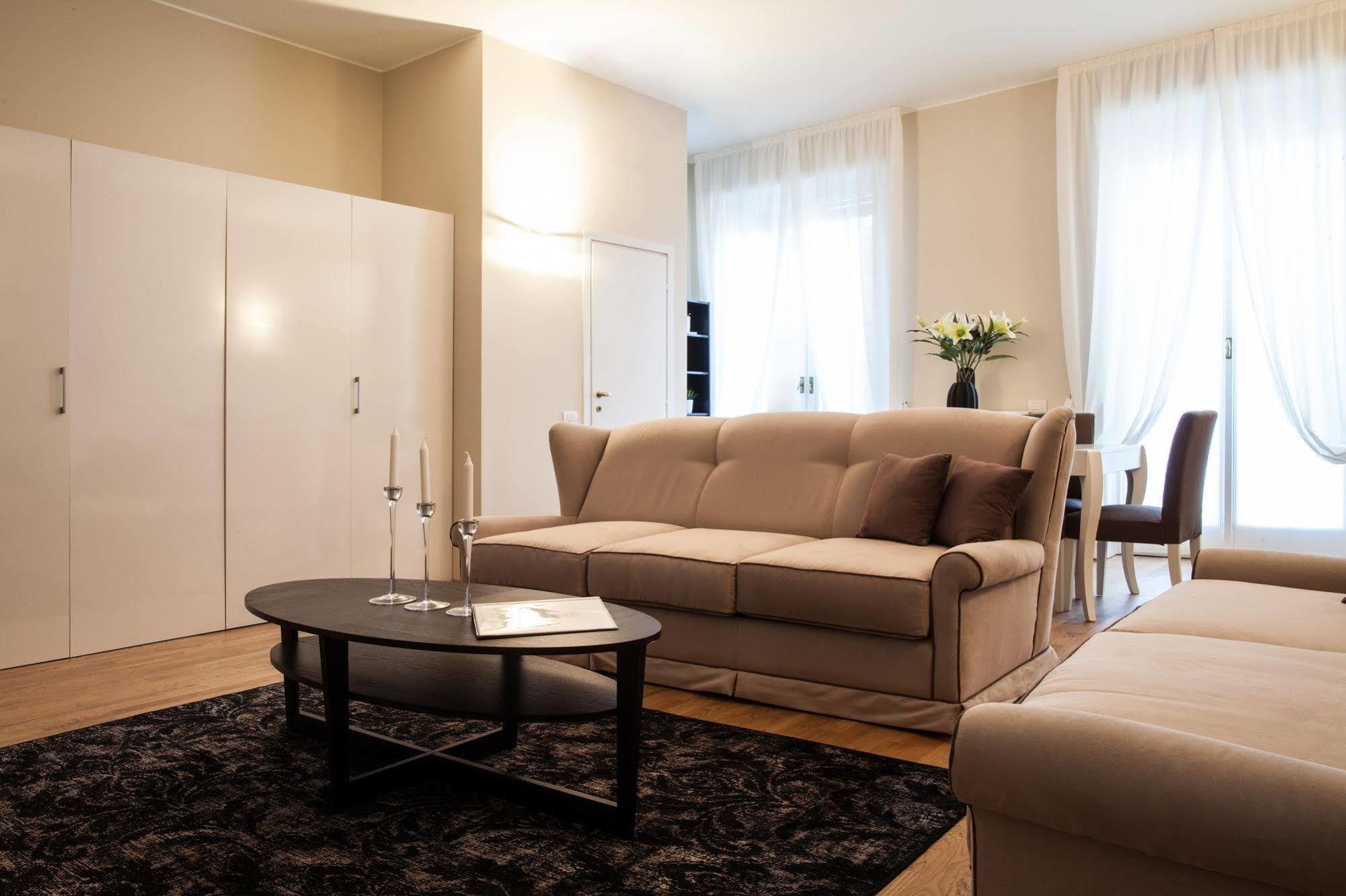 Milan Royal Suites エクステリア 写真