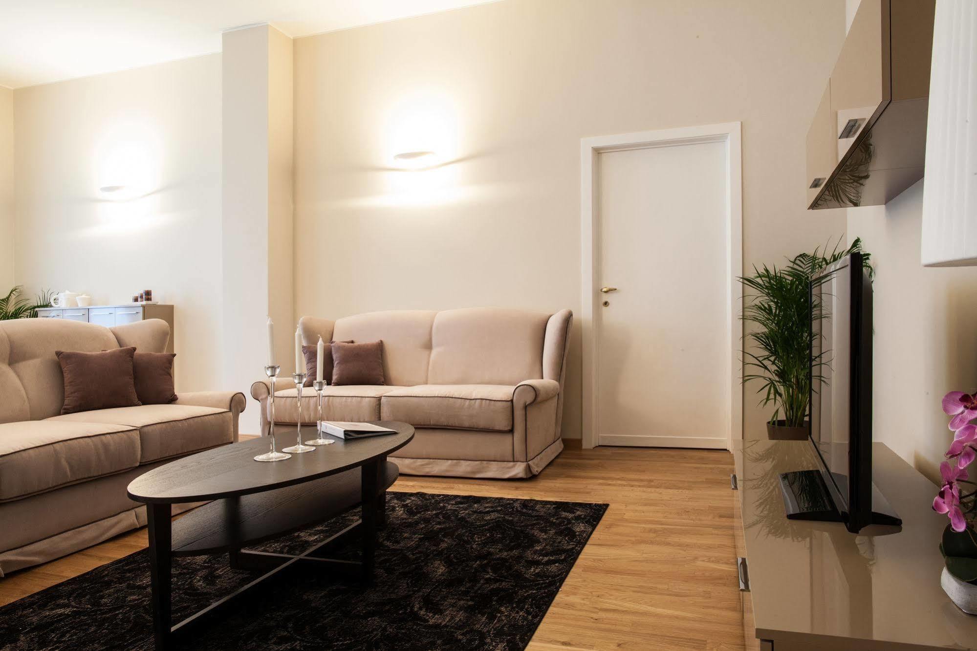 Milan Royal Suites エクステリア 写真