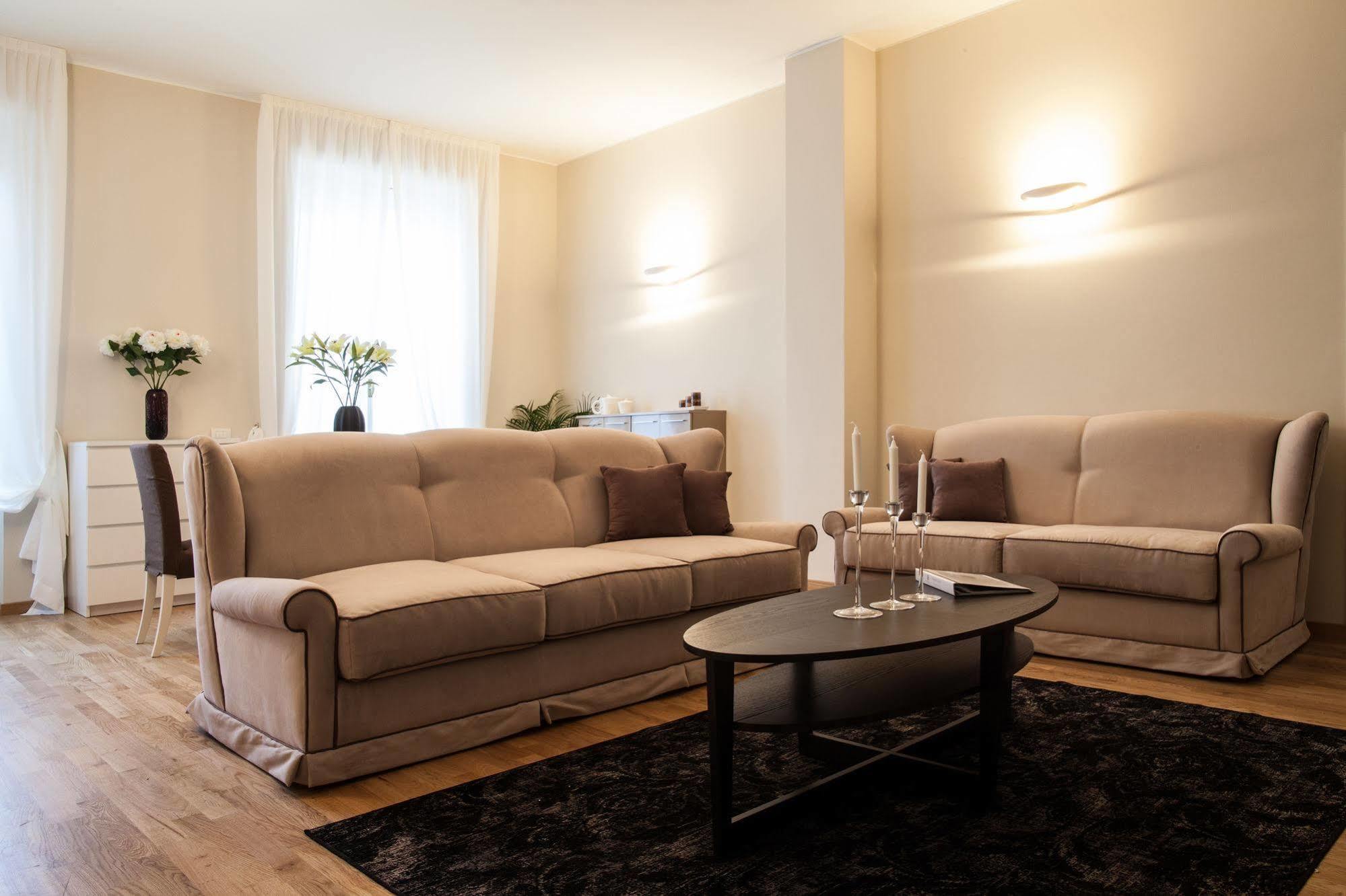 Milan Royal Suites エクステリア 写真