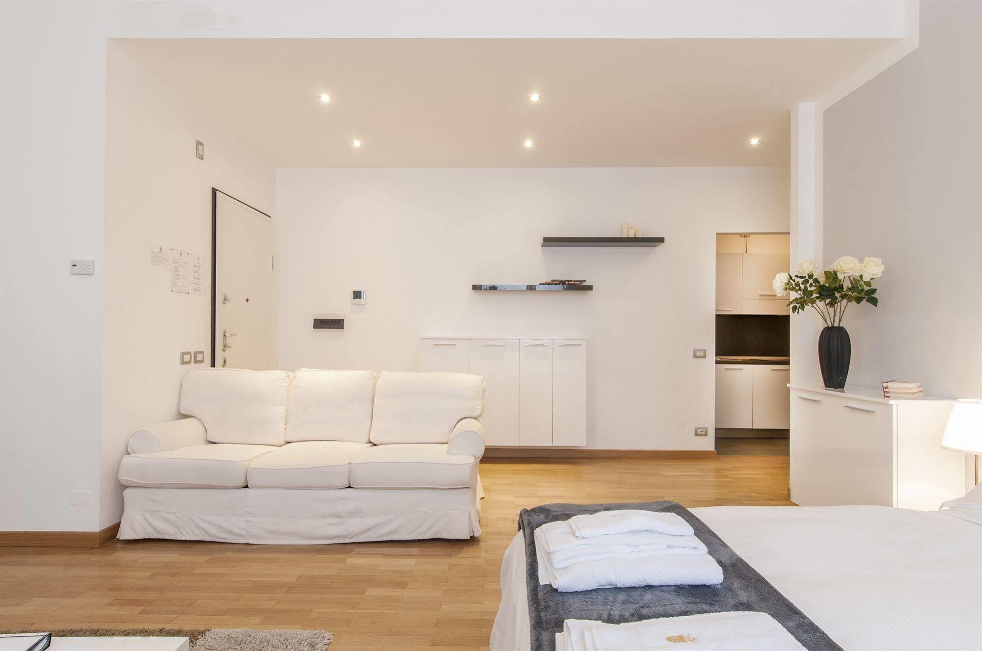 Milan Royal Suites エクステリア 写真