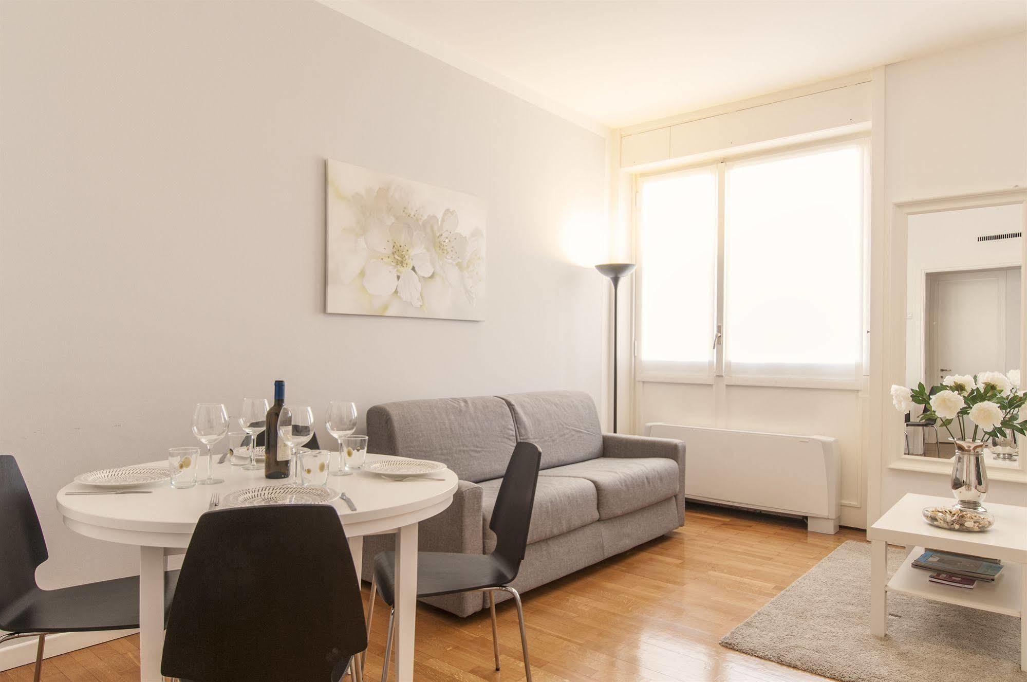 Milan Royal Suites エクステリア 写真
