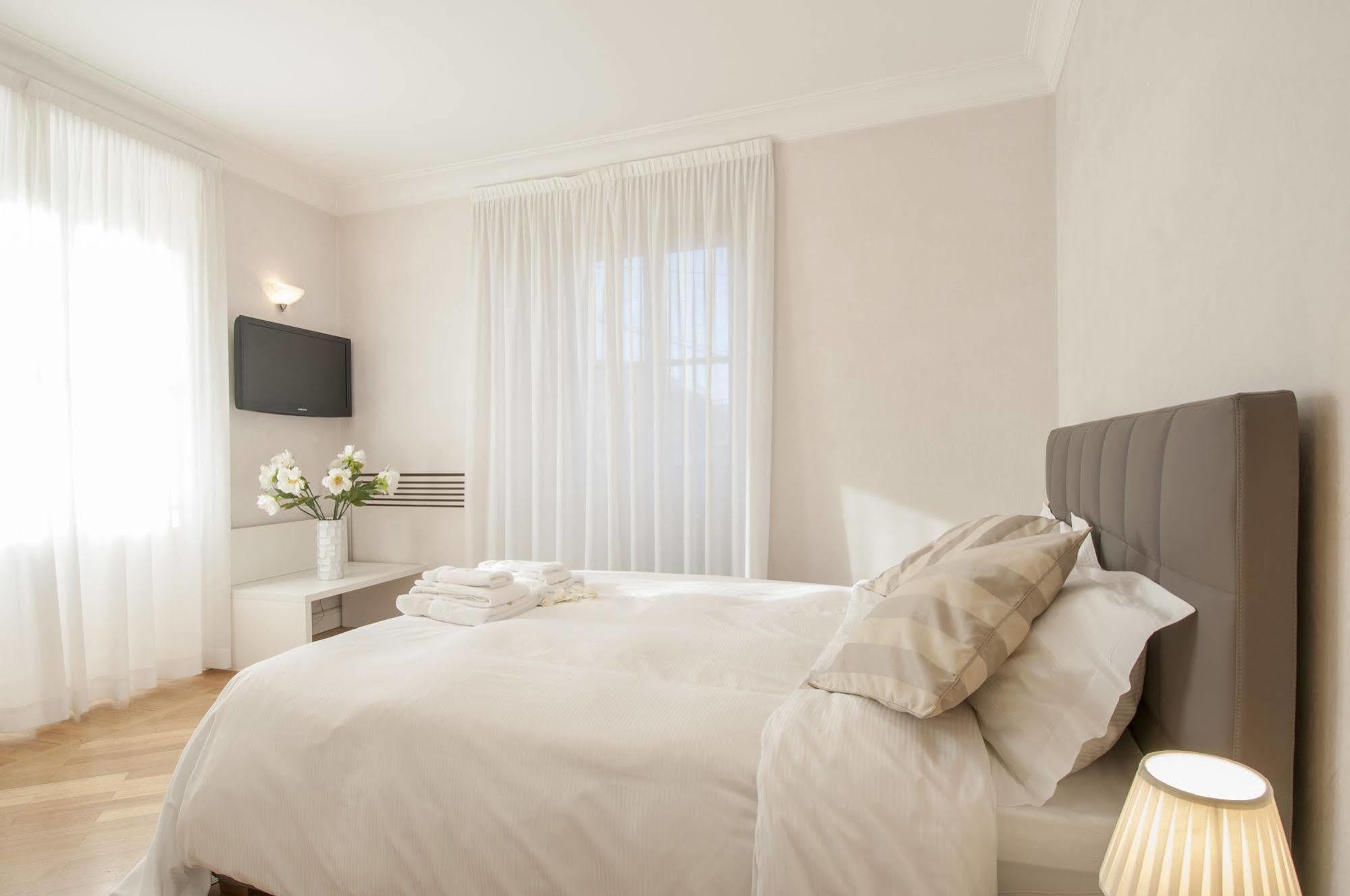 Milan Royal Suites エクステリア 写真
